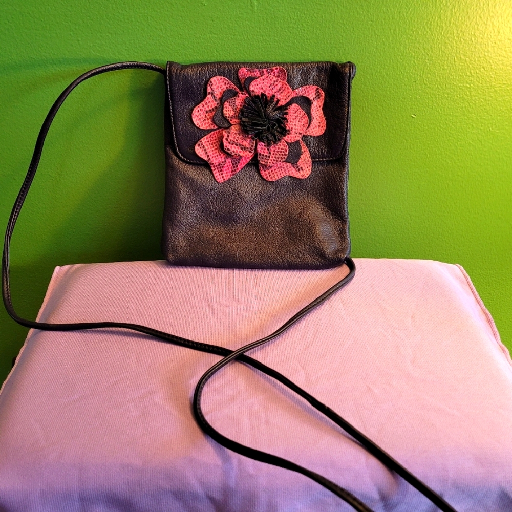 CHI leather purse